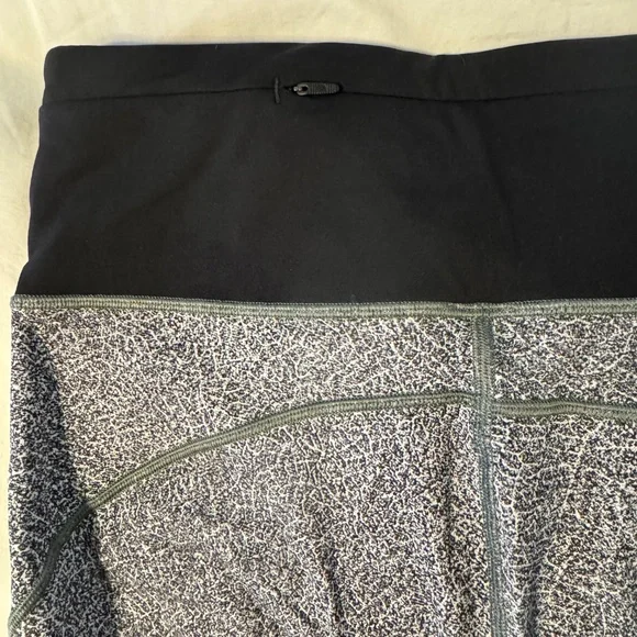 Lululemon leggings size 8 new without tags - Picture 6 of 6